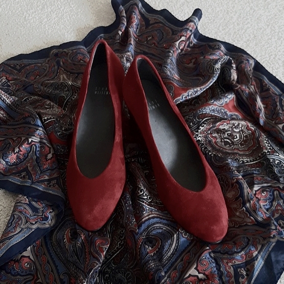 STUART WEITZMAN Gorgeous Rich Burgundy Red Suede Wedge Pumps - Near New - Picture 5 of 17